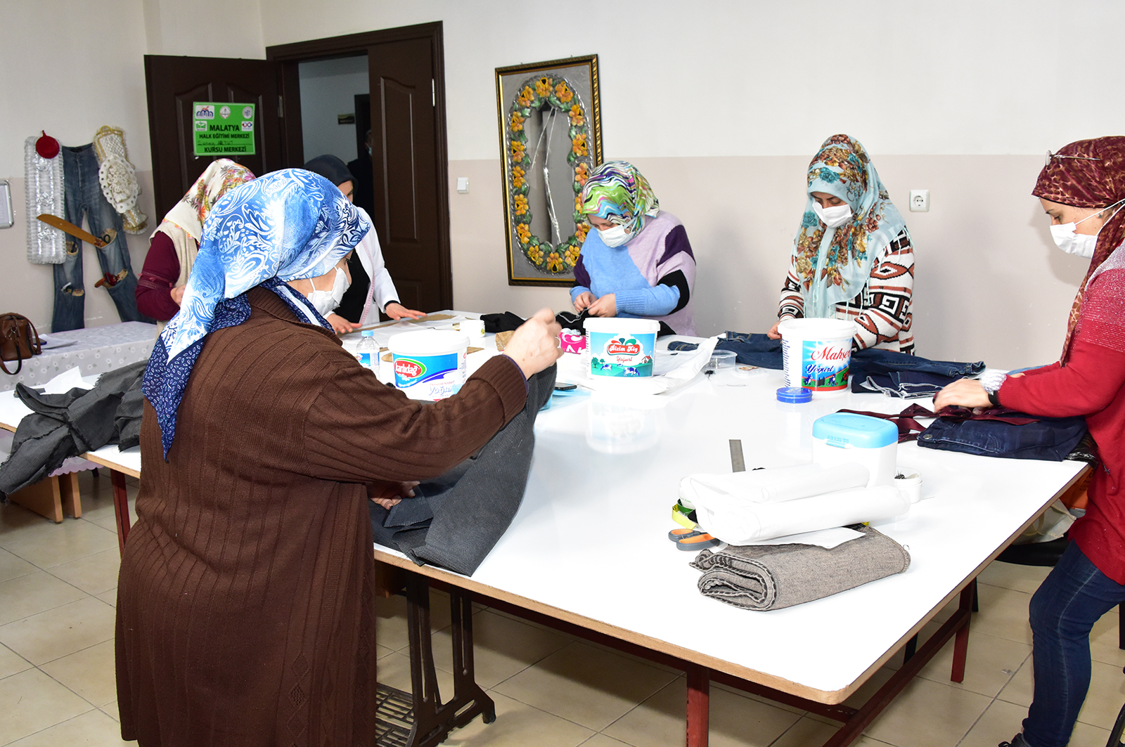 SEMT KONAKLARI EV HANIMLARINA EK GELİR SAĞLIYOR