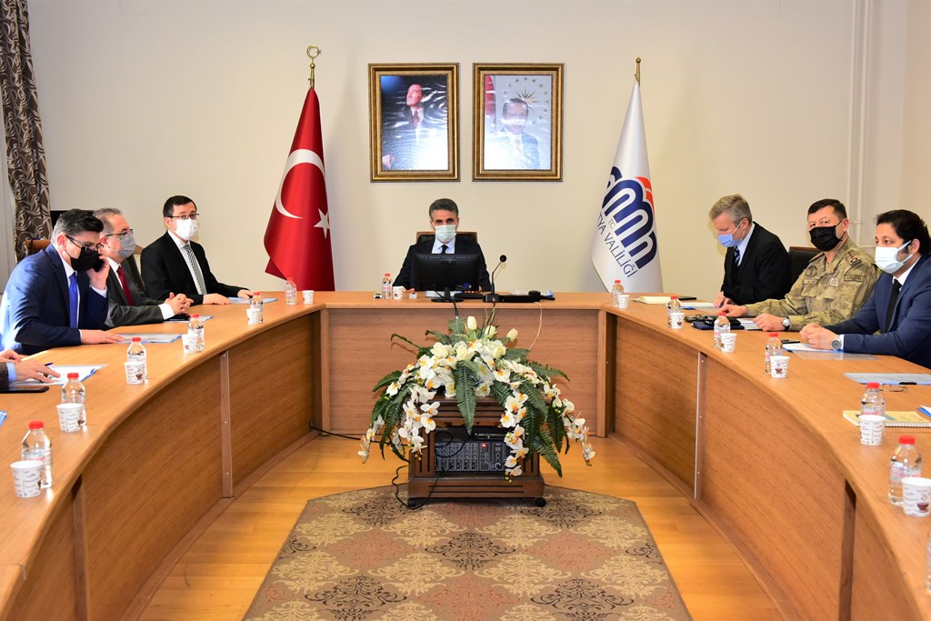 ÜNİVERSİTELERİMİZİN GÜVENLİĞİ İÇİN TOPLANTI DÜZENLENDİ