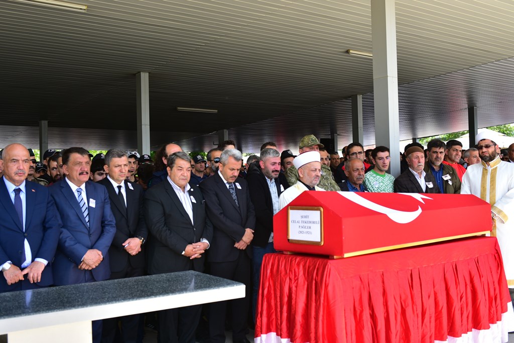 ŞEHİT CELAL TEKEDERELİ DUALARLA UĞURLANDI