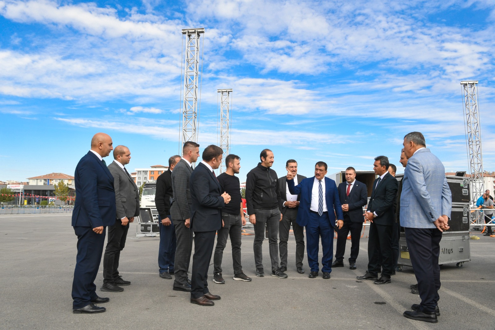 BAŞKAN GÜRKAN TÖREN ALANINDA İNCELEMELERDE BULUNDU